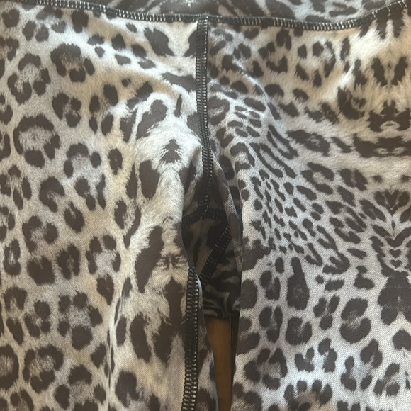 Yogalicious Jaguar Grey Leggings - Picture 6 of 10